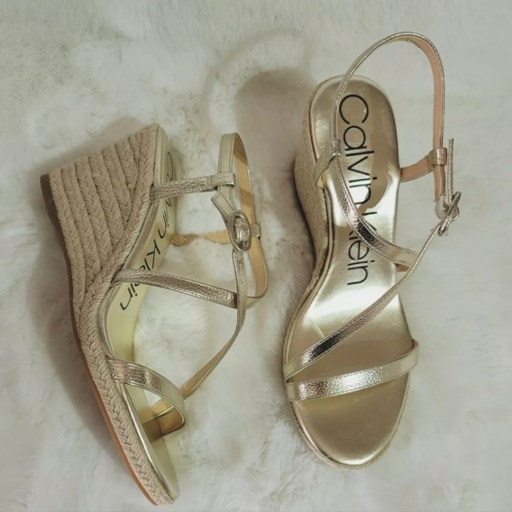 Calvin Klein Women's Betsy Wedge Sandal Size 8 Color Gold